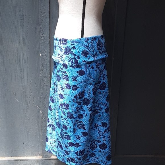 LulaRoe skirt. Size large - Picture 2 of 3